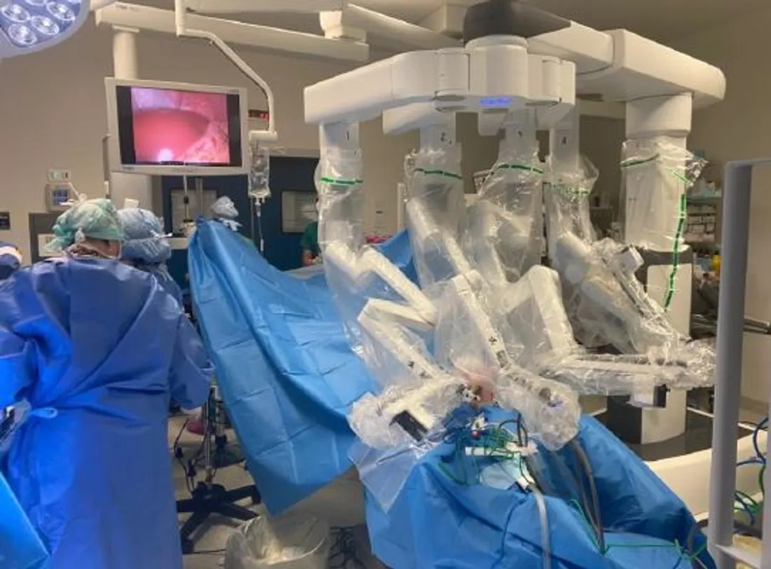 Le CHU de Dijon utilise un robot nommé "Da Vinci XI"